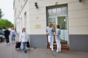 Zahnarztpraxis in Ehrenfeld, Eingang Dr. dent. Helge Kaufhold